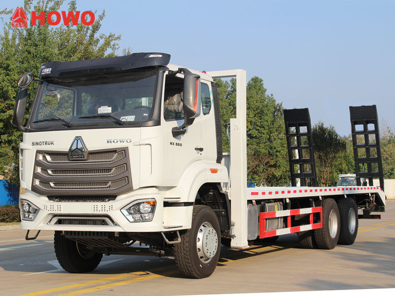 HOWO mabigat na tungkulin 6x4 flatbed self-loader truck
