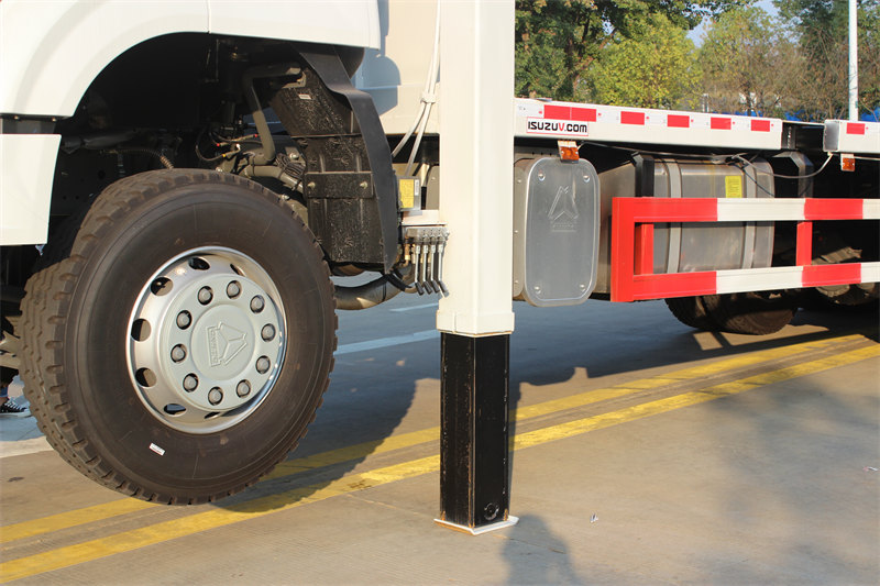 HOWO 25 ton self loading truck