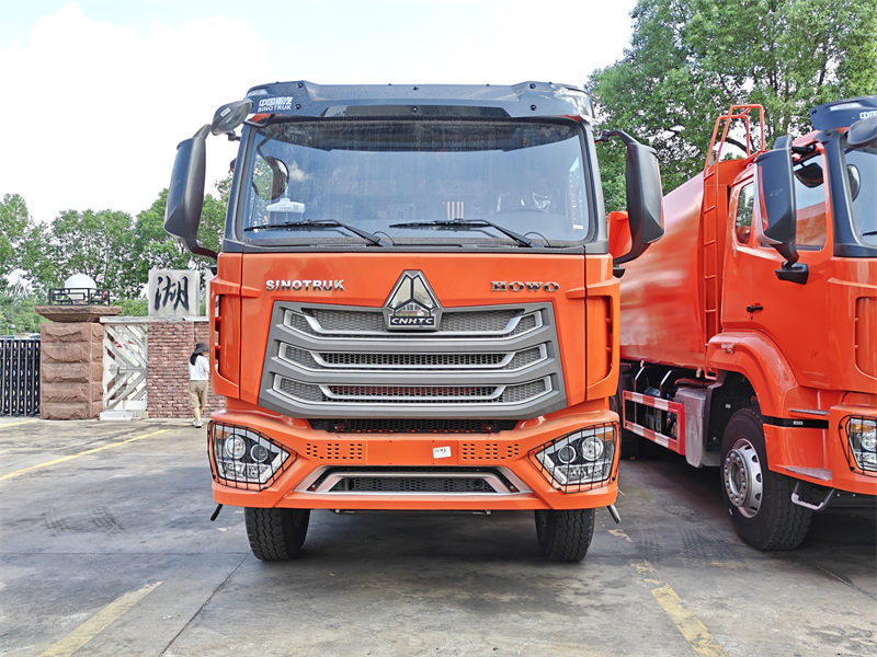 Howo garbage compactor truck