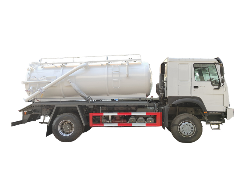 HOWO 4×4 sewer cleaner truck