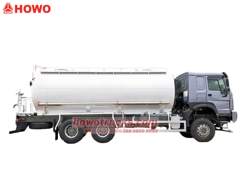 Howo 6x6 heavy water tank truck Howo 6x6 heavy water tank truck