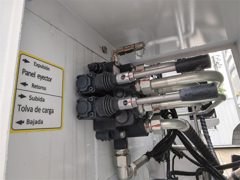 Passenger-side manual hydraulic control lever