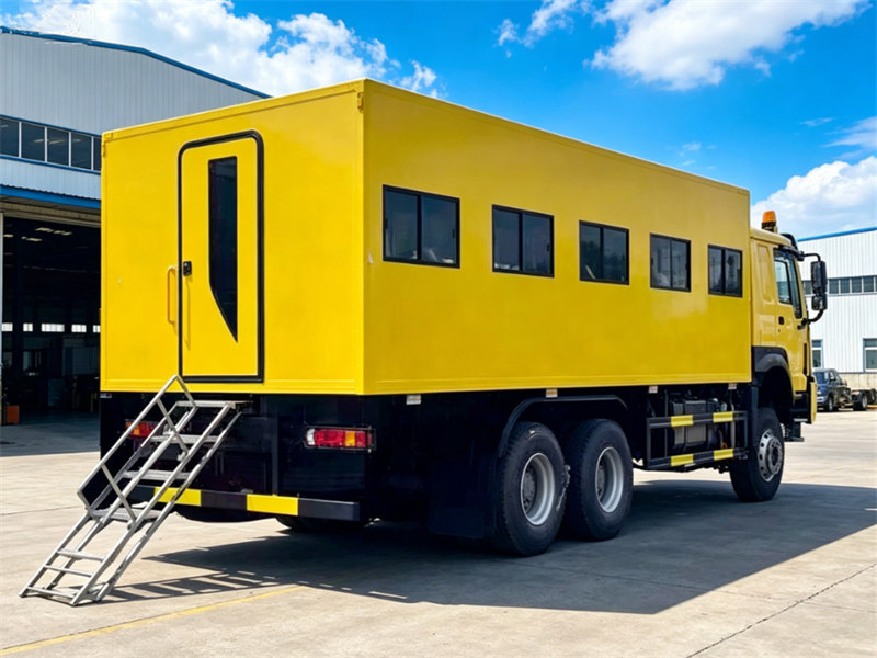 HOWO 6X6 Off Road Troop Carrier Truck